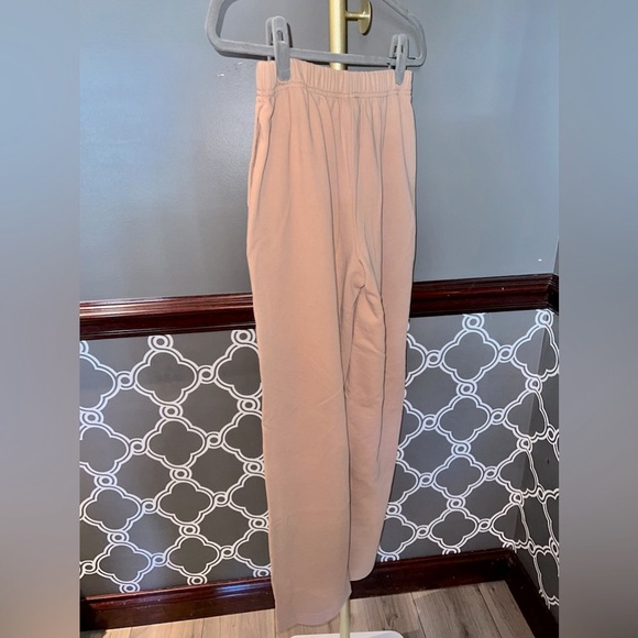 Fabletics sweatpants - Picture 2 of 4